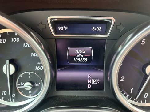 Used 2014 Mercedes-Benz GL 550 4MATIC image 30