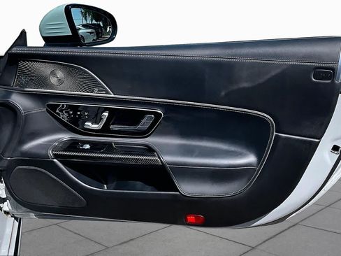 Used 2022 Mercedes-Benz SL 63 AMG 4MATIC image 27