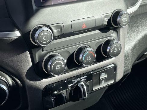 Used 2022 RAM 1500 Big Horn w/ Trailer Tow Group image 18