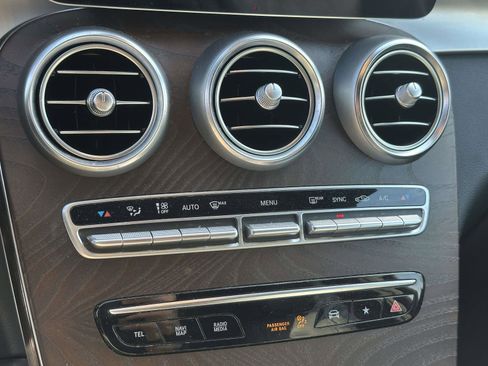 Used 2021 Mercedes-Benz GLC 300 4MATIC w/ Driver Assistance Package image 26