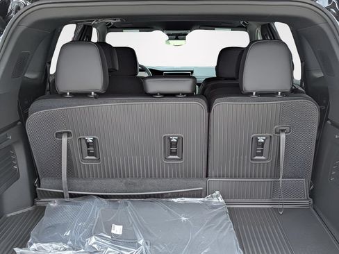 Used 2026 GMC Acadia Elevation w/ Black Edition FWD image 5