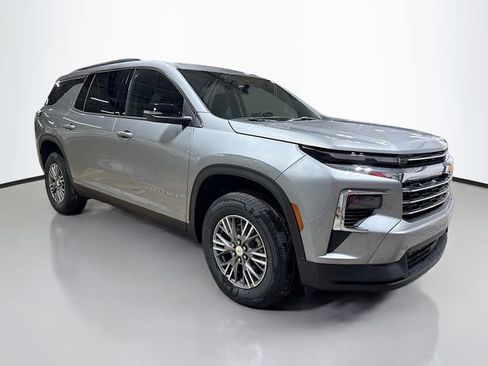 New 2026 Chevrolet Traverse LT w/ LPO, Floor Liner Package image 5