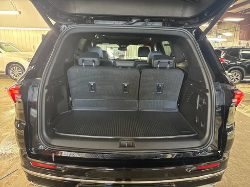 Used 2025 Buick Enclave Avenir w/ Trailering Package, 5000 lbs. AWD/4WD image 28
