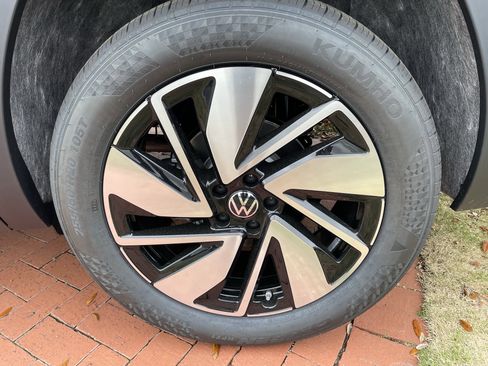 New 2026 Volkswagen Atlas SE FWD image 8