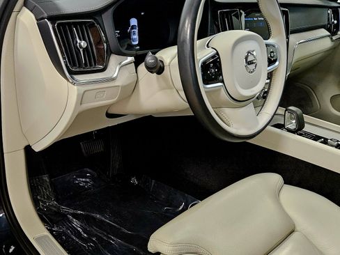 Used 2023 Volvo S60 B5 Ultimate w/ Climate Package image 42