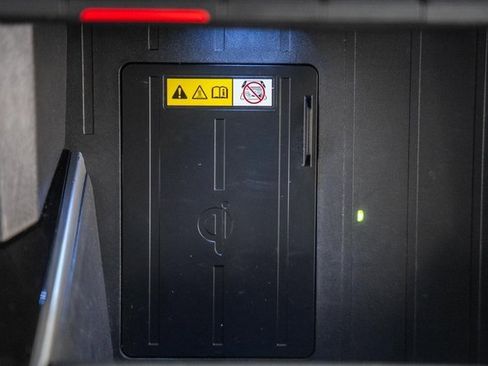 Used 2023 Toyota Tundra Platinum image 31