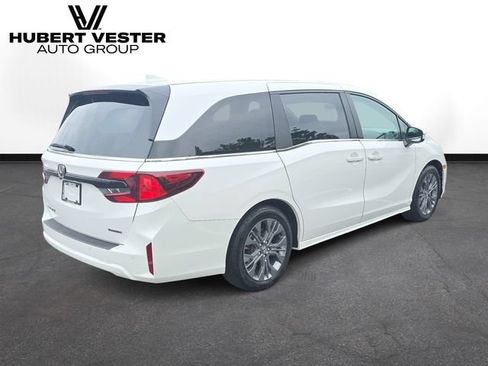 Used 2025 Honda Odyssey Touring image 6