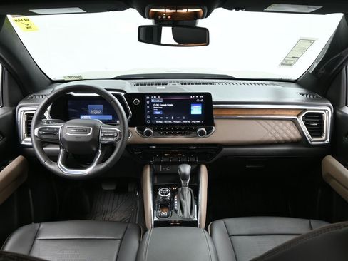 Used 2024 GMC Canyon Denali image 24