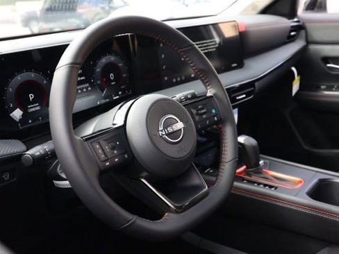 New 2026 Nissan Kicks SR image 14