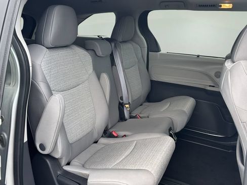 Used 2024 Toyota Sienna LE w/ LE Plus Package FWD image 14