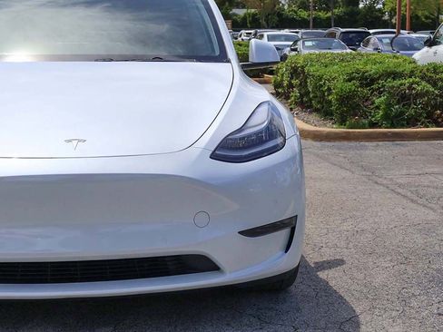 Used 2021 Tesla Model Y Long Range image 23