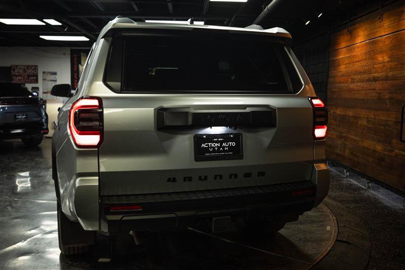 Used 2026 Toyota 4Runner SR5 AWD/4WD image 6