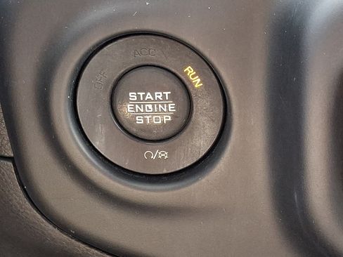 Used 2019 Jeep Wrangler Unlimited Sport S AWD/4WD image 25
