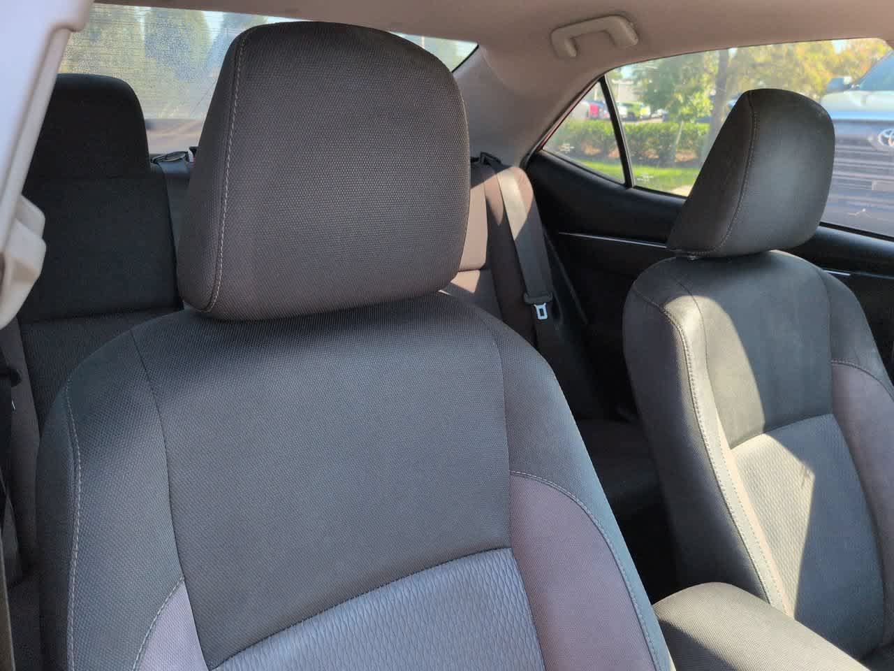 Used 2018 Toyota Corolla LE FWD image 7
