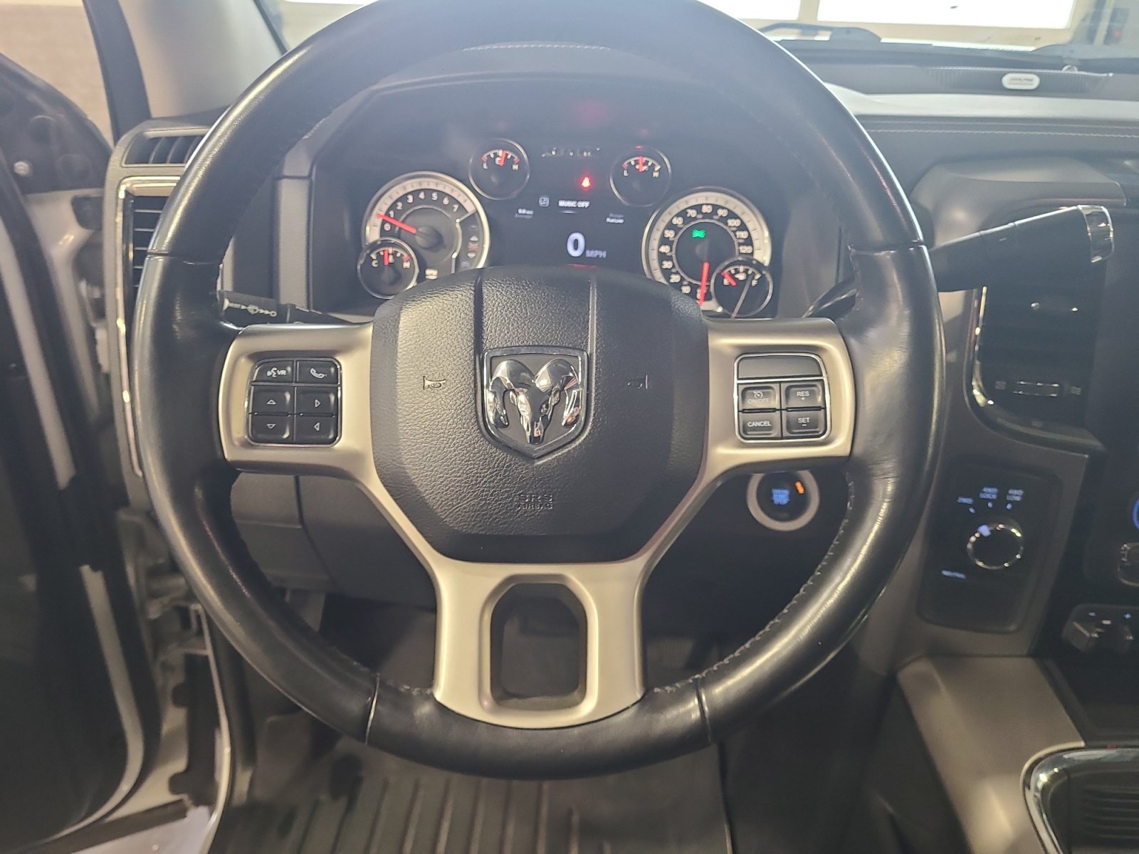 Used 2018 RAM 2500 Laramie w/ Sport Appearance Group AWD/4WD image 9