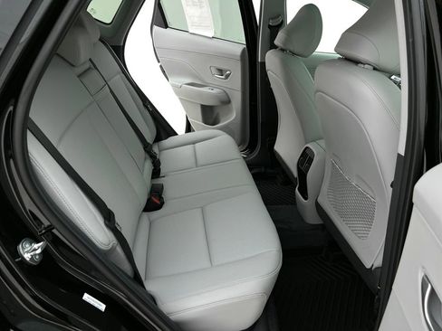 Used 2025 Hyundai Kona Limited image 19