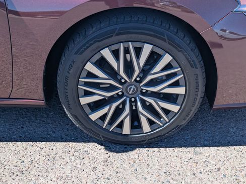 Used 2024 Nissan Altima 2.5 SV image 9