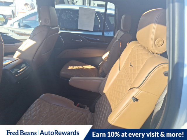 Used 2022 Cadillac Escalade ESV Premium Luxury AWD/4WD image 9