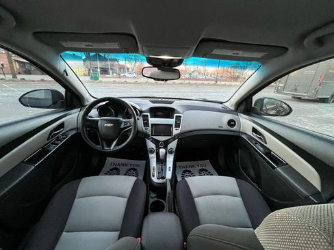 Used 2014 Chevrolet Cruze LS image 17