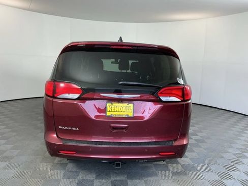 Used 2018 Chrysler Pacifica L FWD image 5
