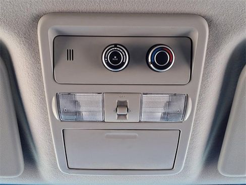 Used 2021 Nissan NV 3500 SV image 22