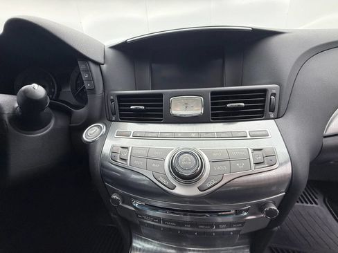 Used 2017 INFINITI Q70 L 3.7 AWD/4WD image 14