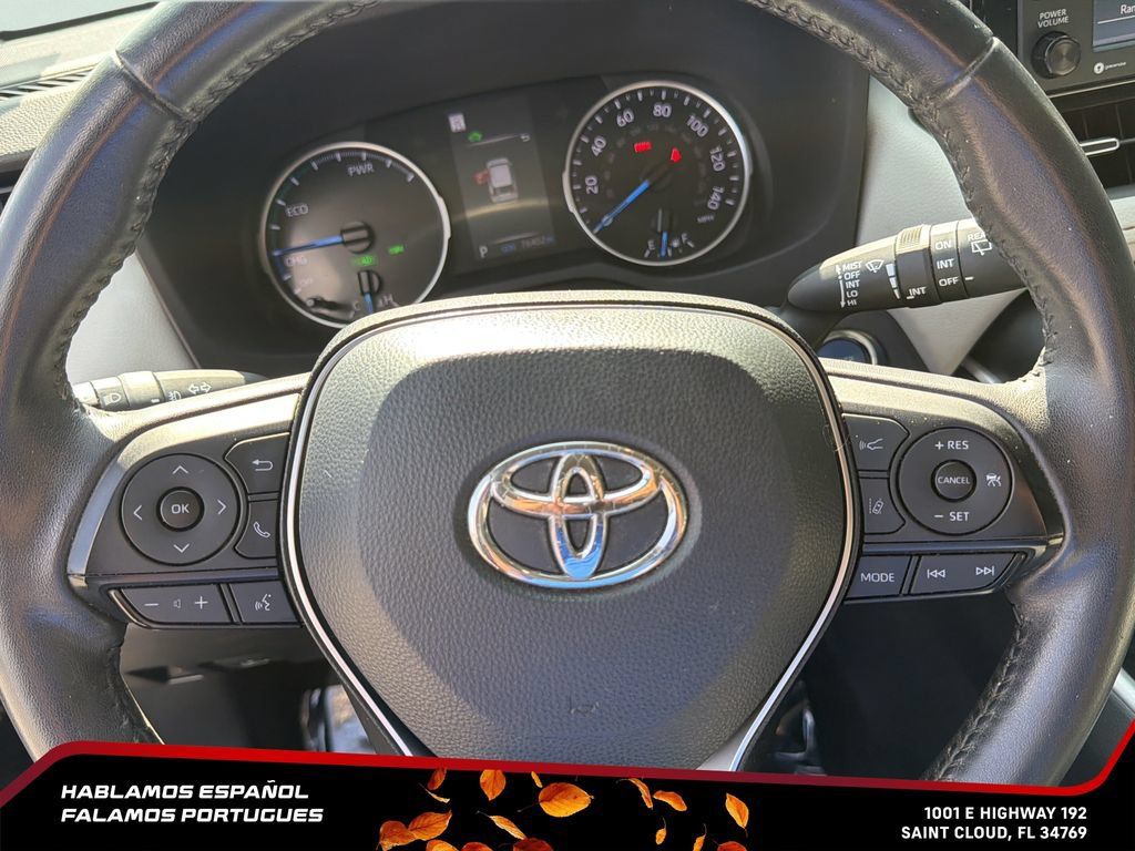 Used 2022 Toyota RAV4 XLE Premium AWD/4WD image 15