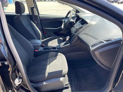 Used 2016 Ford Focus SE FWD image 35