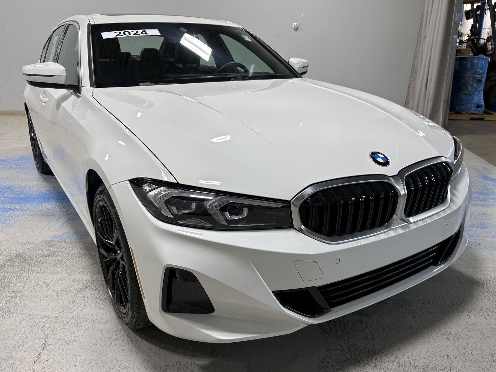 Used 2024 BMW 330i xDrive Sedan w/ Premium Package AWD/4WD image 14
