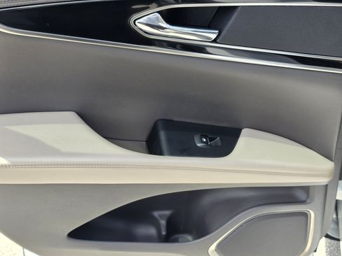 Certified 2023 Lincoln Nautilus AWD image 8