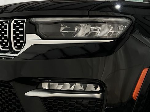 Used 2022 Jeep Grand Cherokee Summit AWD/4WD image 13