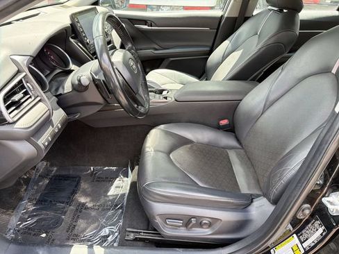 Used 2023 Toyota Camry XSE FWD image 15
