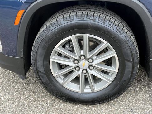 Used 2023 Chevrolet Traverse LT image 8