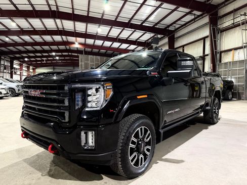 Used 2023 GMC Sierra 2500 AT4 w/ AT4 Preferred Package AWD/4WD image 9