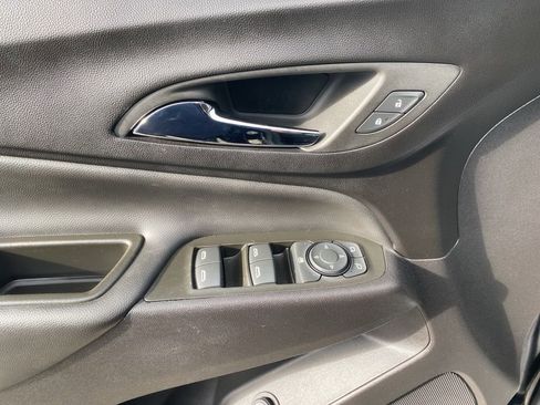 Used 2024 Chevrolet Equinox LT image 23