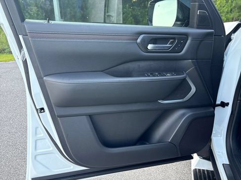 New 2026 Nissan Armada Platinum Reserve AWD/4WD image 3