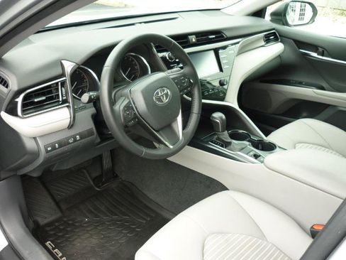 Used 2020 Toyota Camry SE AWD/4WD image 12