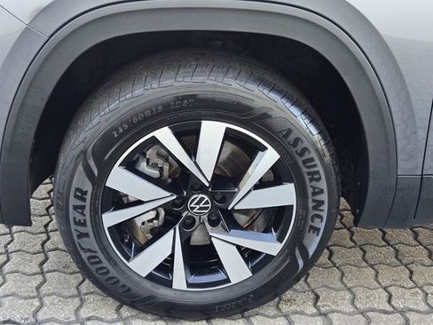 Certified 2023 Volkswagen Atlas Cross Sport SE image 10