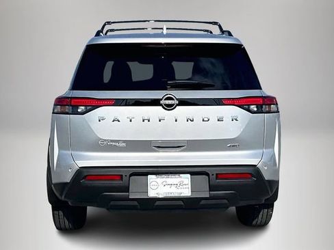 Certified 2025 Nissan Pathfinder SV image 6