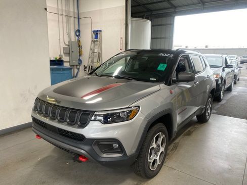 Used 2022 Jeep Compass Trailhawk w/ Trailhawk Elite Group AWD/4WD image 2