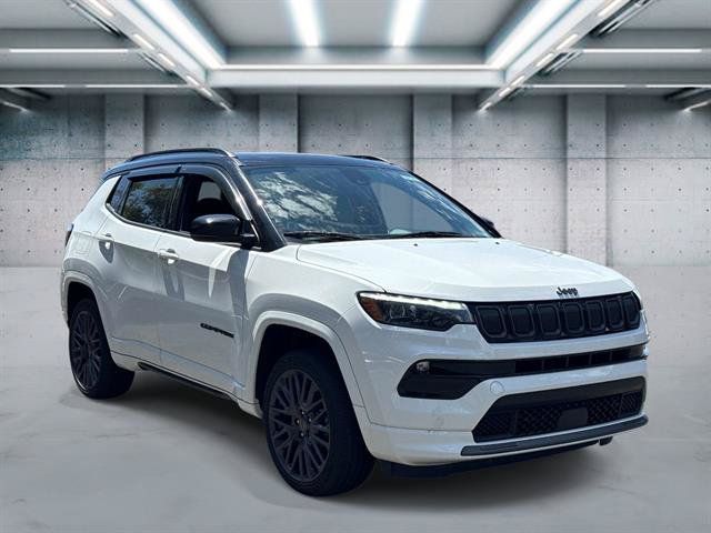Used 2022 Jeep Compass High Altitude AWD/4WD image 3