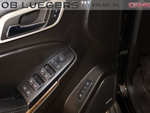 Used 2018 GMC Yukon Denali w/ Open Road Package image 7