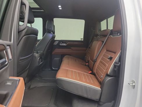 Used 2024 GMC Sierra 3500 Denali Ultimate image 10