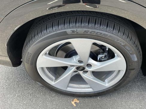 New 2025 Audi Q5 Prestige image 8