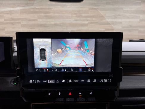 Used 2025 GMC Hummer EV 2X image 11