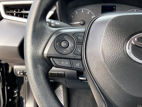 Used 2025 Toyota Corolla LE image 22
