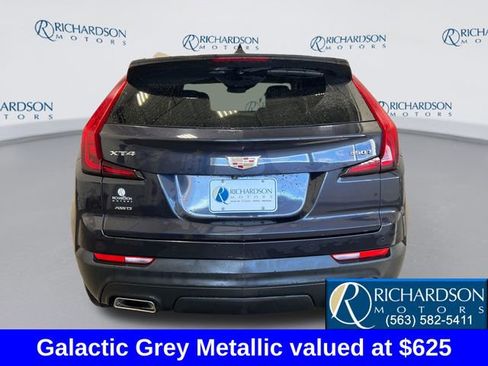 Used 2023 Cadillac XT4 Luxury w/ Cold Weather Package image 4