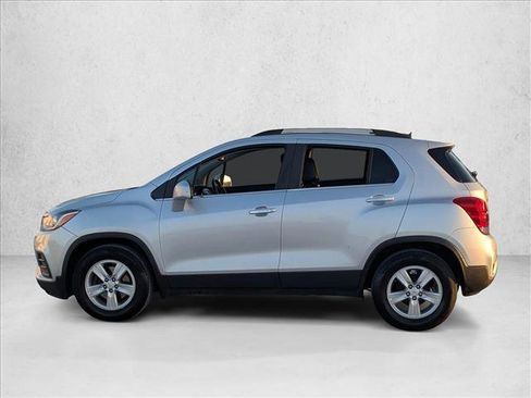 Used 2019 Chevrolet Trax LT w/ LT Convenience Package FWD image 9