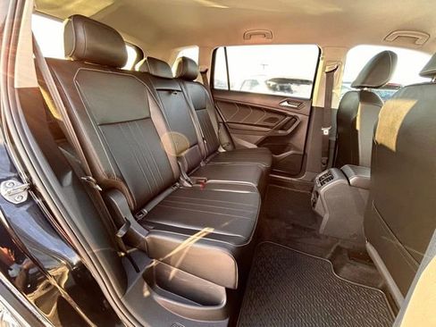 Used 2024 Volkswagen Tiguan SE image 46