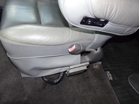 Used 2010 GMC Savana 1500 w/ Preferred Equipment Group image 62